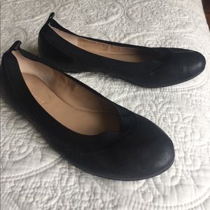 Banana Republic leather flats Sz 7